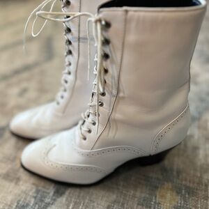 Dingo White Lace-Up Women's Boots